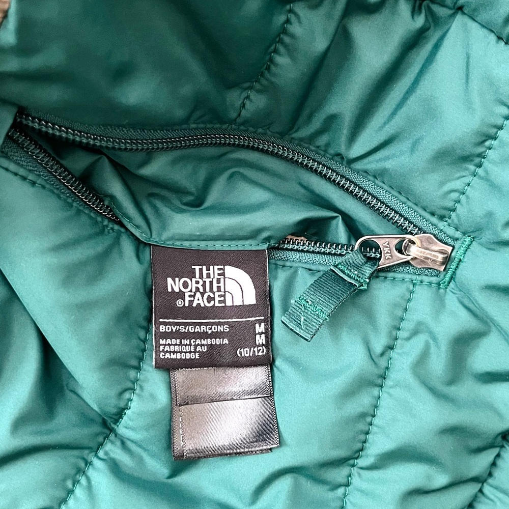 THE NORTH FACE Little Boy Reversible Jacket Size 10 Medium Grey white and Brow - Picture 10 of 13